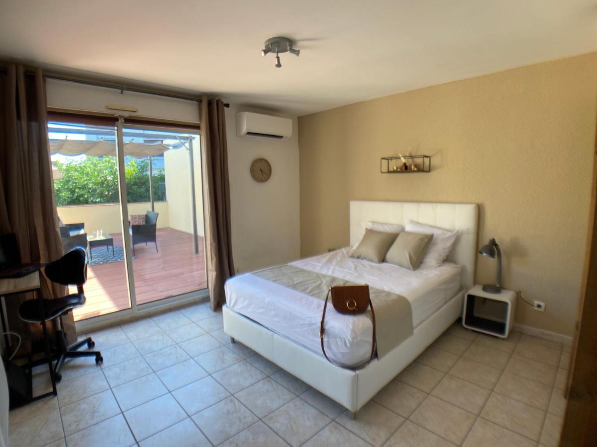 Studio Climatise Et Grande Terrasse Tarbes Centre Luaran gambar