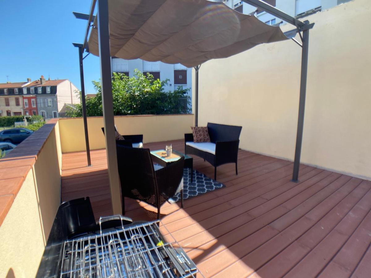 Studio Climatise Et Grande Terrasse Tarbes Centre Luaran gambar